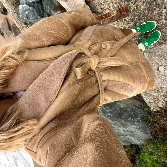 Winter Thick Plush Women PU Leather Jackets With Belts - Picture 4 of 10